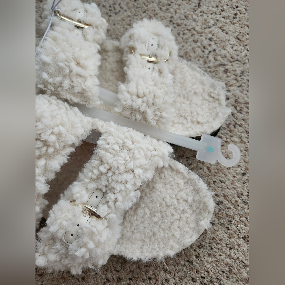 New Auden Faux Fur Slippers - Picture 2 of 4